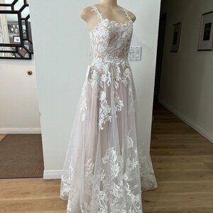 Custom Made Floral Lace Bal Gown Wedding Dress